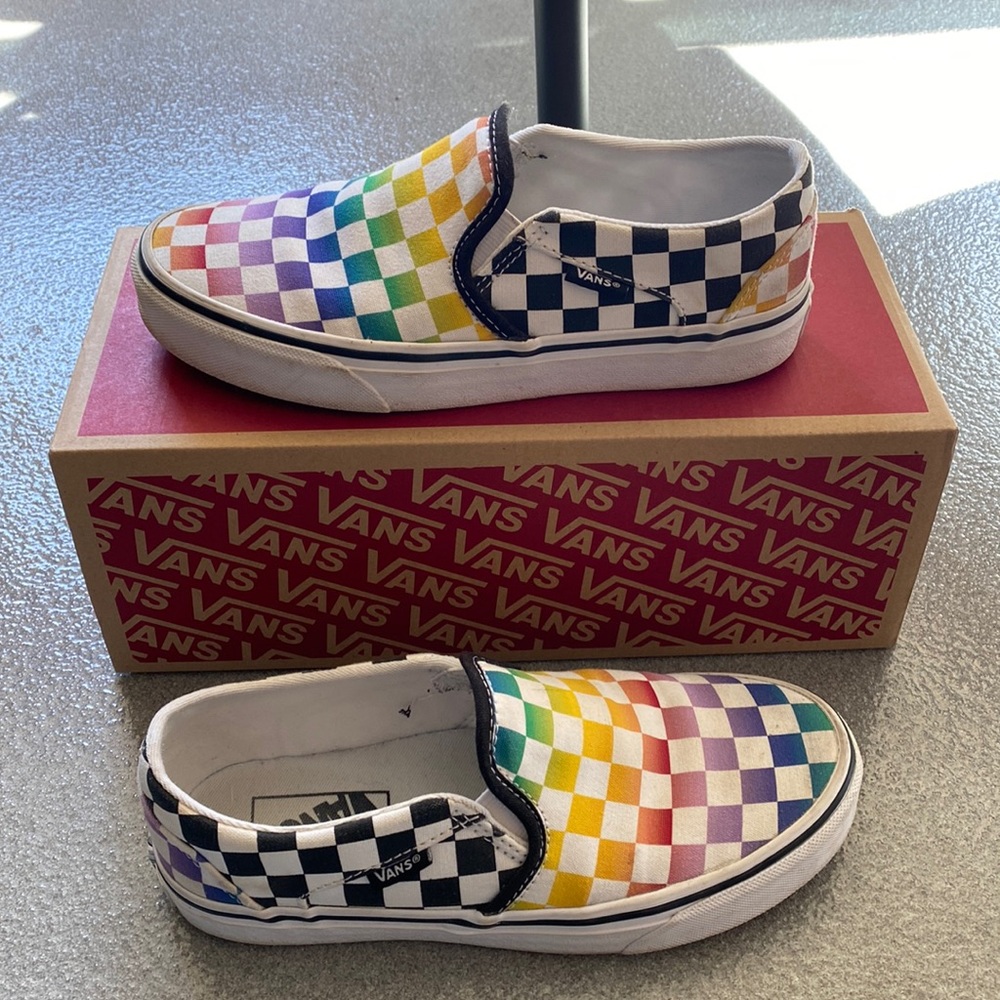 Women’s size 6 rainbow checkerboard vans